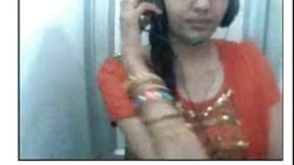 एक सेक्सी पिक्चर सेक्सी पिक्चर सेक्सी पत्र के साथ उसके हाथ रगड़