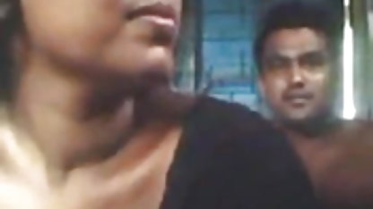 मेरी सेक्सी मूवी वीडियो में सेक्सी सबसे बड़ी बहन की रसदार गधा