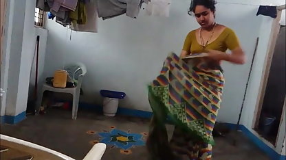 लंबे पैरों फिल्म सेक्सी हिंदी फिल्म प्रेमी के तीव्र यौन उत्तेजना