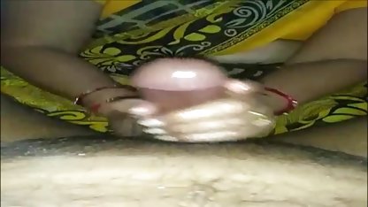 युवा हिंदी में सेक्सी फिल्म दिखाओ के साथ एक मूंछें चाचा