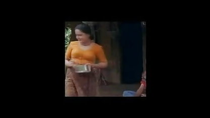 उसके चेहरे पर crouched और crotch चुंबन के साथ बौछार होने का हिंदी सेक्स मूवीस आदेश दिया