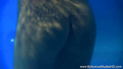 आबनूस बेब Busty सेक्सी फिल्म दिखाइए सेक्सी टैक्सी चालक
