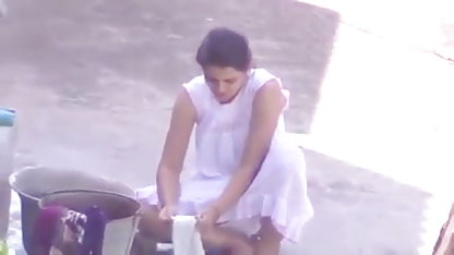 नर्स सफेद गाउन में बिना अंडरवियर सेक्सी फिल्म देखने में