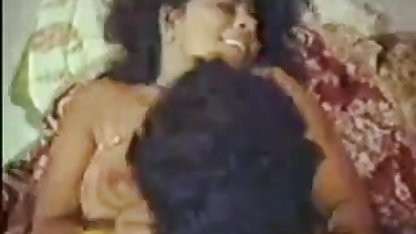 एक अकेले बना सेक्सी पिक्चर वीडियो में दिखाइए दिया, झो एक और के एक सदस्य को निगल लिया है