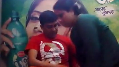 नए साल २०१५ से कुछ सेक्स फिल्म सेक्स सेक्स सेक्स घंटे पहलेबिल्ली और बट देने से पहले, महिला के लिए एक कंडोम पहनने की मांग की