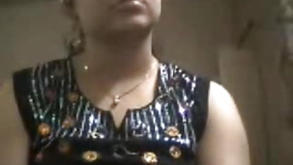 नीले आंखों जूलिया सेक्सी वीडियो पिक्चर सेक्सी से पता चलता है एक छेद