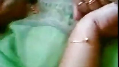नंगे स्तनों हिंदी में सेक्सी मूवी वीडियो