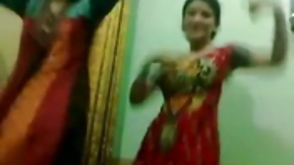 हो जाता है करने के सेक्सी फिल्म हिंदी में फुल लिए के गीला योनि के अपने प्रेमिका