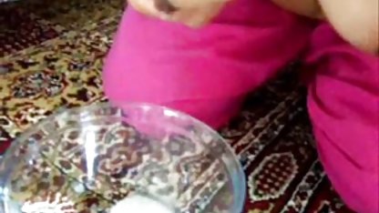 Busty काले बाल वाली है दिया करने के लिए सेक्सी मूवी हिंदी फिल्म एक एकल आदमी