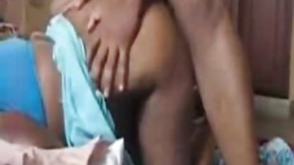 महिला और पीठ दर्द पर काले चिकित्सक से शिकायत की सेक्सी हिंदी फिल्म हॉट
