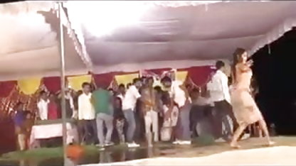 आदमी दिया ऊपर में के मुंह के एक सेक्स वाली सेक्सी फिल्म पुराना गिरोह और एक शराबी