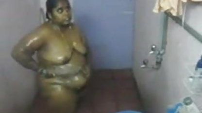 शांत मॉडल सेक्सी फिल्म चलने वाला के साथ एक अजीब बट