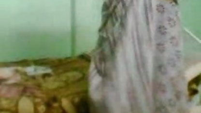 बड़े saggy फिल्म सेक्सी हिंदी फिल्म Dokami के साथ मॉडल