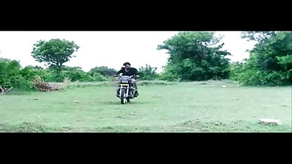 एक फूलदान हिंदी पिक्चर फिल्म सेक्सी में के साथ एक बिंदु greased और एक Dildoo भरवां