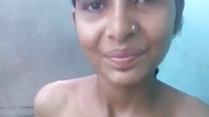 काले बालों वाली लड़की पर उसके पहली सेक्स हिंदी भोजपुरी फिल्म सेक्सी कास्टिंग